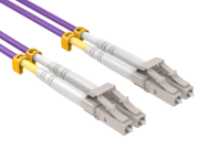 In practical applications, what is the transmission speed of OM4 Kabel serat optik?